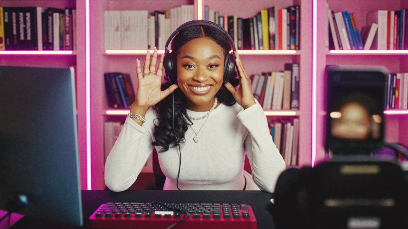 Creator streaming late into the night